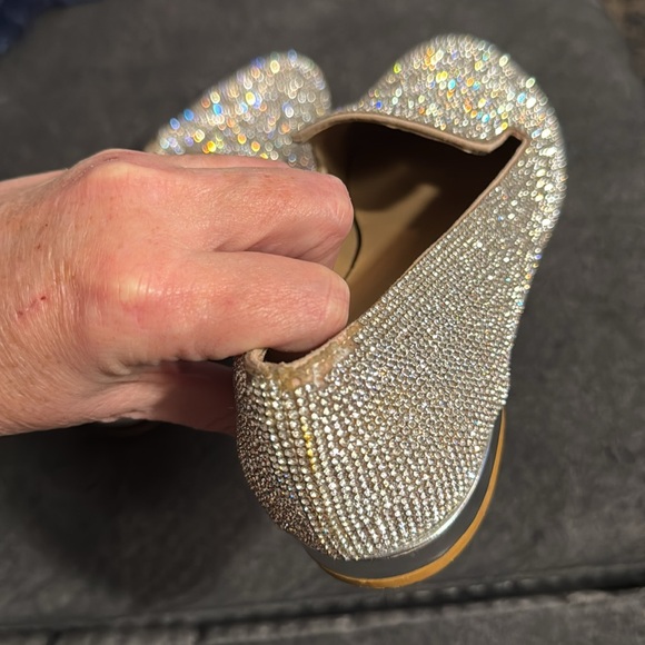Steve Madden Women's Silver rhinestone Loafers sz 6 just in time for parties! - Picture 12 of 12